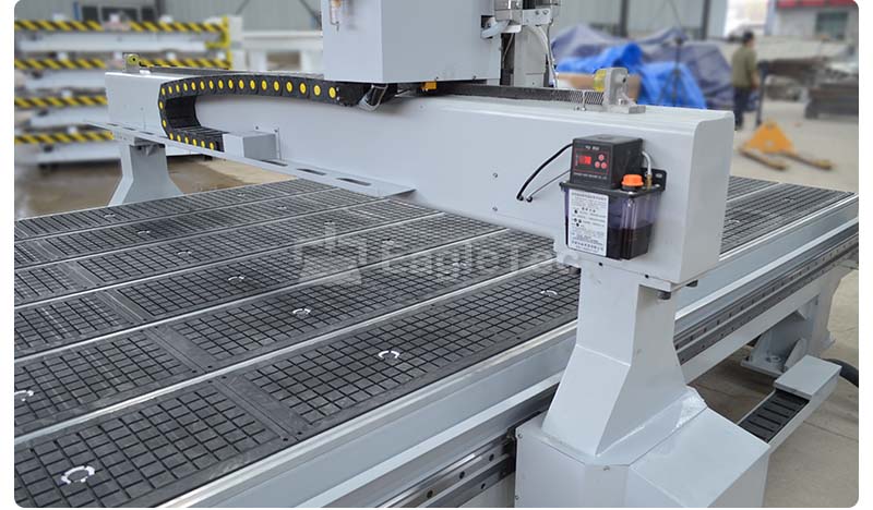 automatic lubrication pump on atc cnc router 2040 gantry - photo