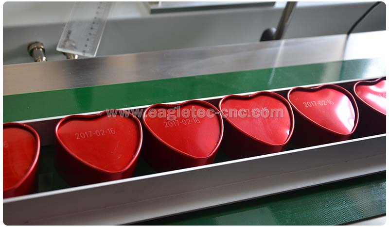 flying fiber laser marking machine etching candy case with date of manufacture