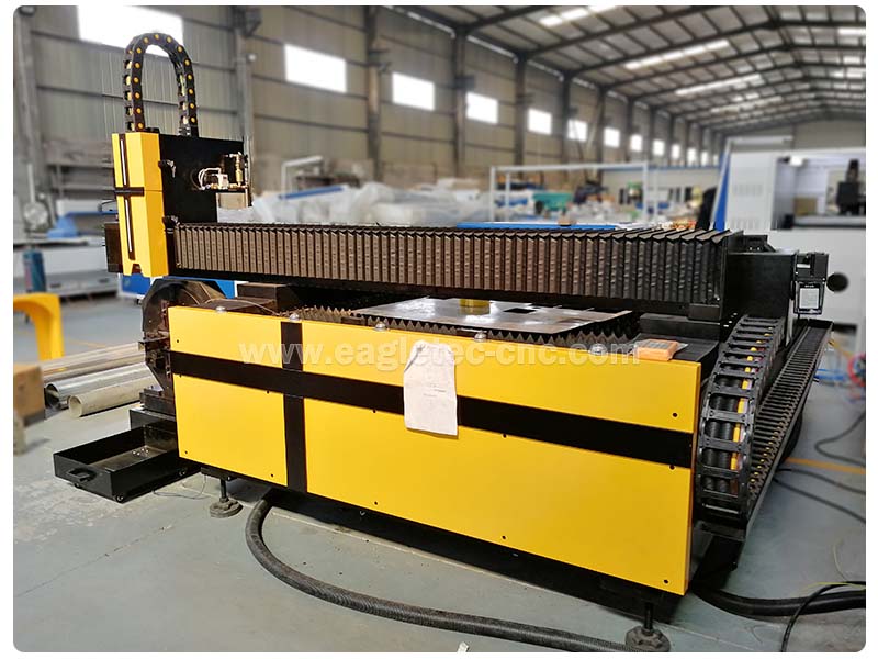 1000 watts fiber optic laser cutting machine under assembly in workshop