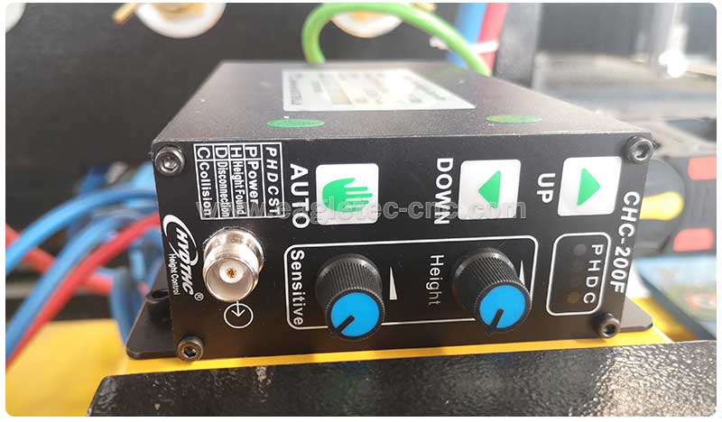 capacitive torch height controller on the gantry CNC oxy fuel cutting machinecapacitive torch height controller on the gantry CNC oxy fuel cutting machine