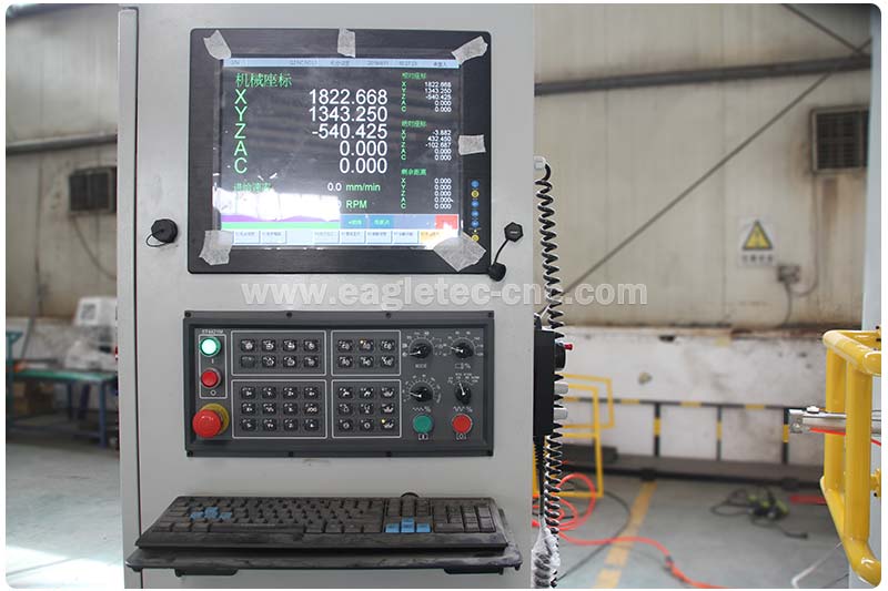 Taiwan SYNTEC 5 axis cnc control system placed at the side of the machine