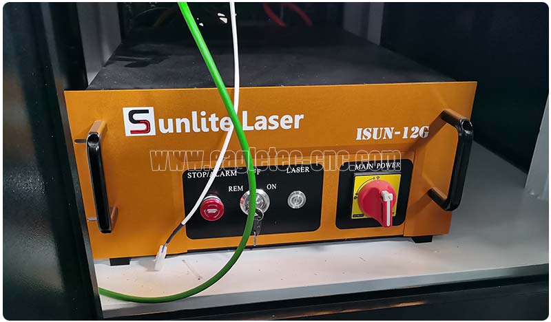 Sunlite Laser generator in the fiber laser cutter’s electronic cabinet