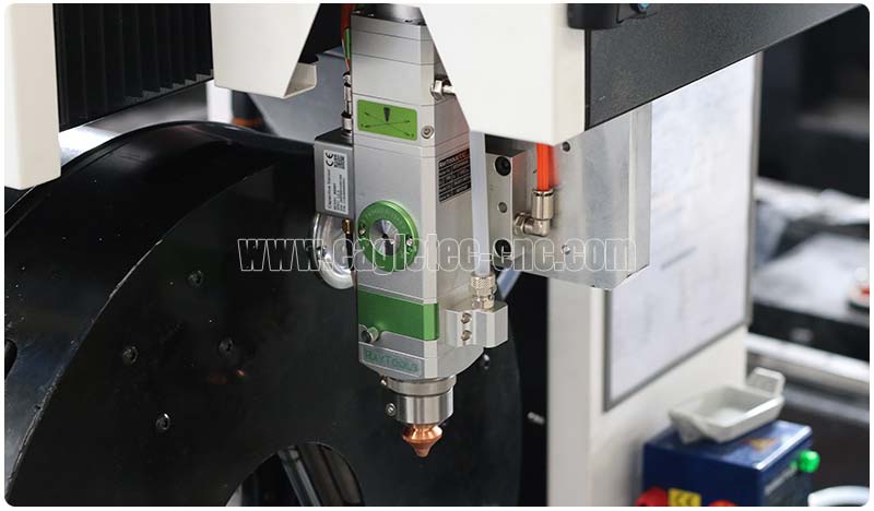 ray tools fiber laser head on the tube fiber laser cutting machine