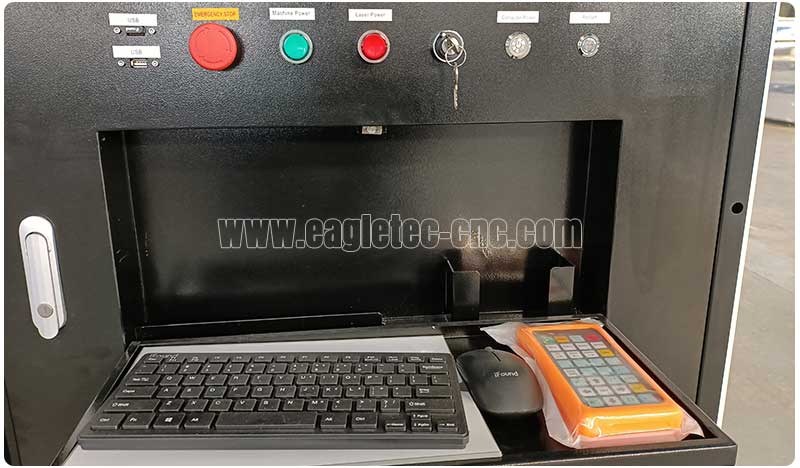 a manual pulse generator on the control cabinet of the closed fiber laser cutting machine