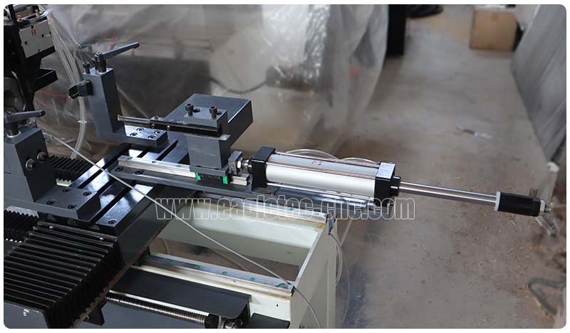 cylinder F5 for activating the internal cutting drilling tool