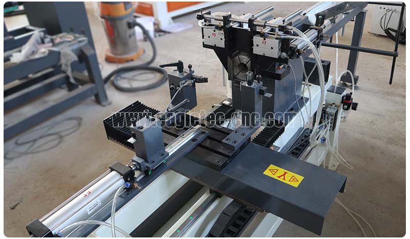 Y axis of woodturning cnc for short wooden elements