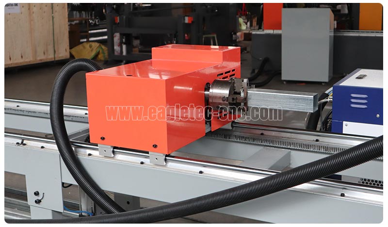 rear chuck setup on the portable cnc laser tube cutting machine