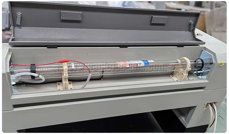 100w co2 laser tube assembled on the laser engraver machine