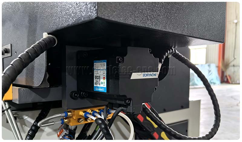 750 watt servo motor on X axis of high speed cnc wood lathe 750 watt servo motor on X axis of high speed cnc wood lathe